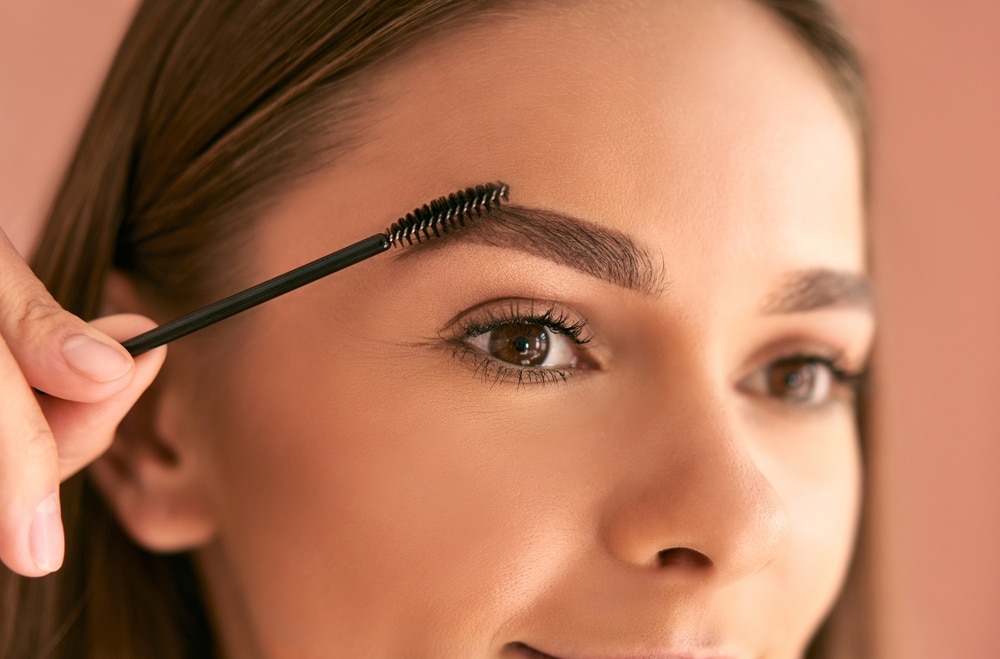 Your surgeon's expertise will be key to achieve excellent results. Contact Dr. Bared today for an initial appointment for Eyebrow transplantation.